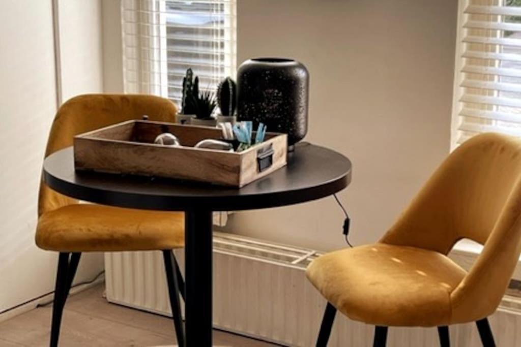 Gezellige Knusse Studio Met Bubbelbad Huizen Extérieur photo