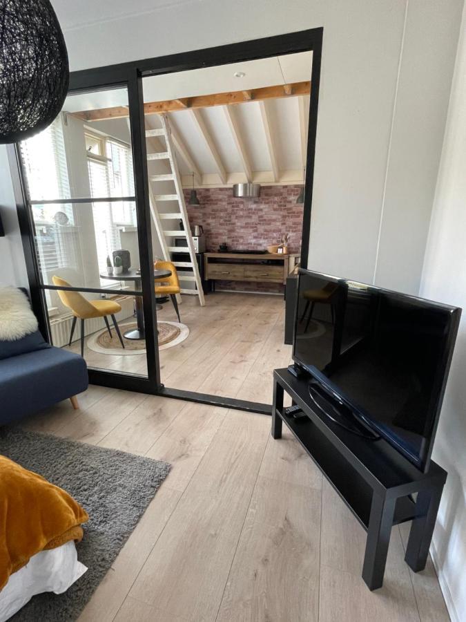 Gezellige Knusse Studio Met Bubbelbad Huizen Extérieur photo