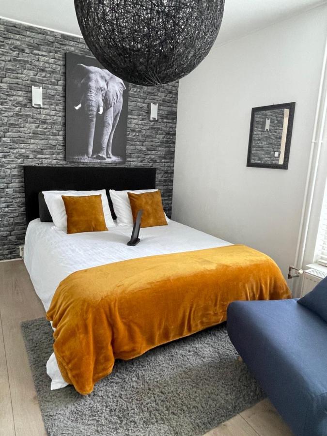Gezellige Knusse Studio Met Bubbelbad Huizen Extérieur photo